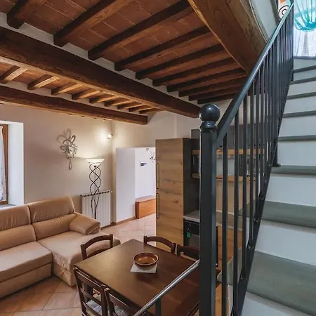 Апартаменты Casa Con Posto Auto Coperto E Ampio Giardino Лучиньяно
