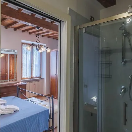 Casa Con Posto Auto Coperto E Ampio Giardino